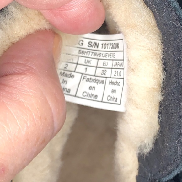 UGG GUC Girls "Cindy" Sz. USA 2 - Picture 7 of 9